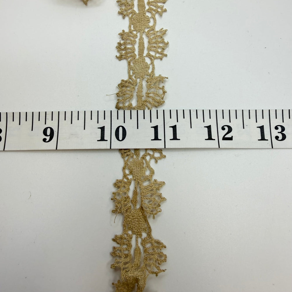 1" (25mm) Antique Scalloped Bobbin Lace Trim - Cream - 1M Bundle - True Deadstock supplies Fabric by private - Sustainable Textile | FABCYCLE
