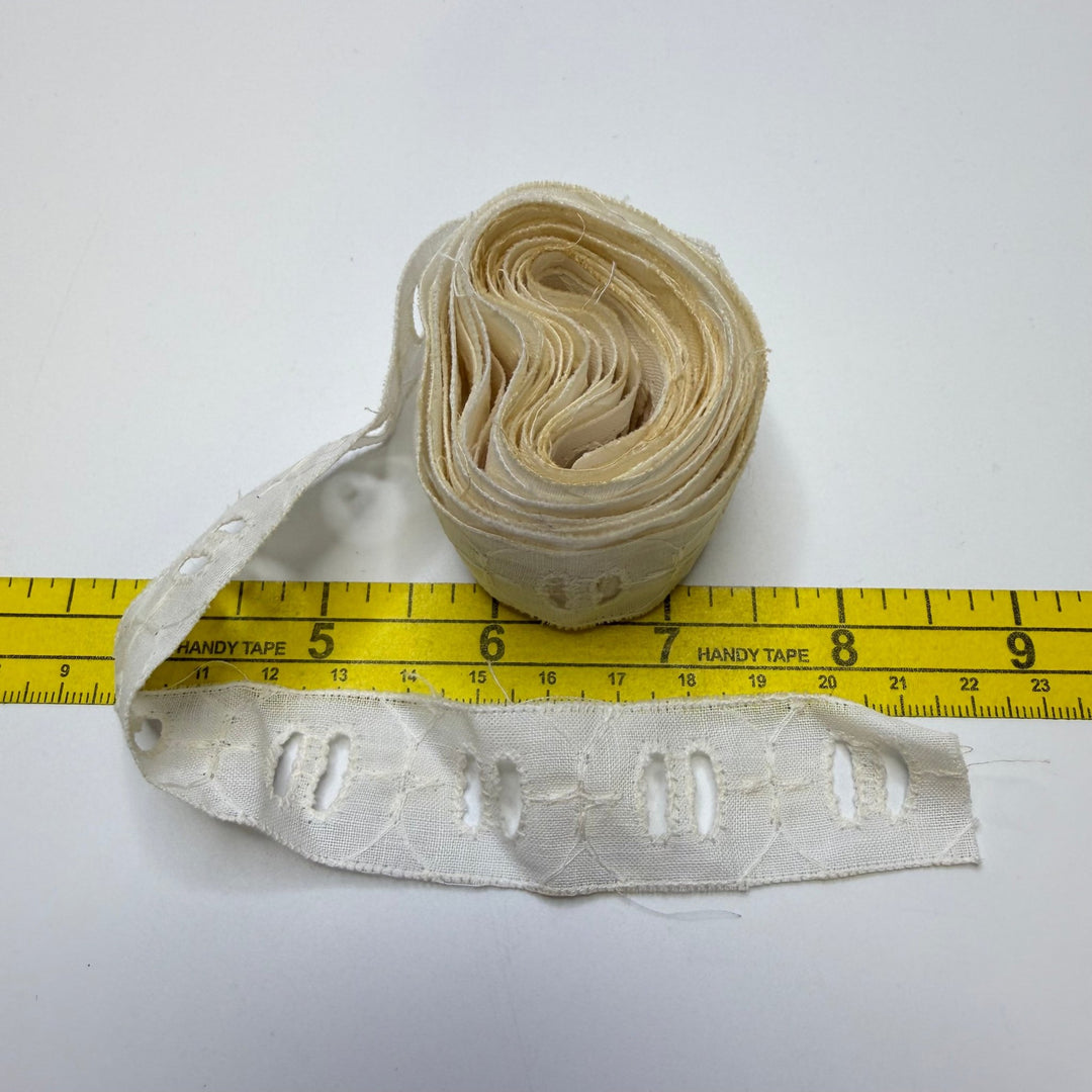 1" (25mm) Eyelet Lace Trim - White - 2.8M Bundle - True Deadstock supplies Fabric by private - Sustainable Textile | FABCYCLE