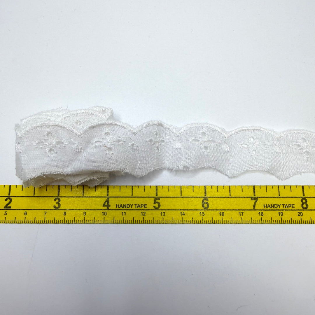 1" (25mm) Eyelet Scalloped Lace Trim - White - 1.2M Bundle - True Deadstock supplies Fabric by private - Sustainable Textile | FABCYCLE