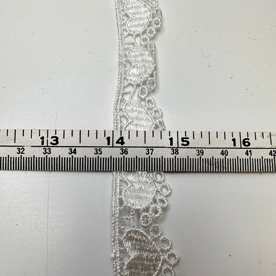 1" (25mm) Scalloped Lace Trim - White - 1.85M Bundle - True Deadstock supplies Fabric by private - Sustainable Textile | FABCYCLE