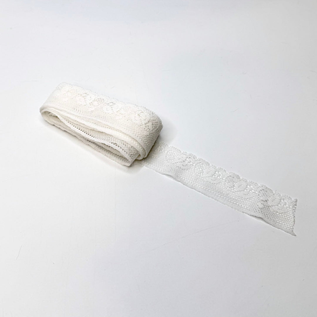 1" (25mm) Scalloped Lace Trim - White - 3.8M Bundle - True Deadstock supplies Fabric by private - Sustainable Textile | FABCYCLE