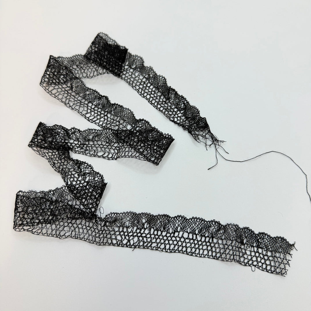 1" (25mm) Vintage Scalloped Bobbin Lace Trim - Black - 0.8M Bundle - True Deadstock supplies Fabric by private - Sustainable Textile | FABCYCLE