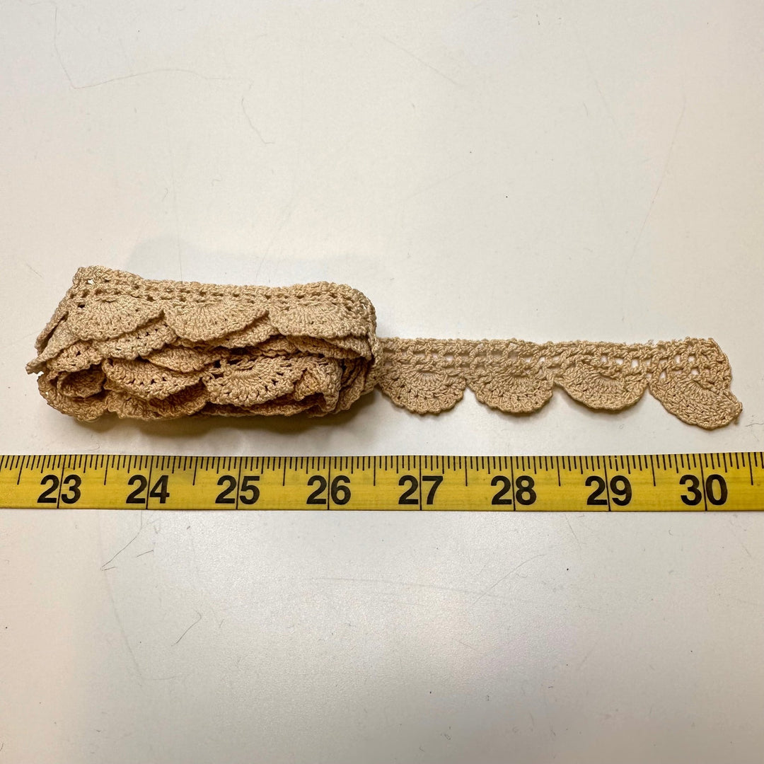 1" (25mm) Vintage Scalloped Crochet Lace Trim - Light Beige - 1.6M Bundle - True Deadstock supplies Fabric by private - Sustainable Textile | FABCYCLE
