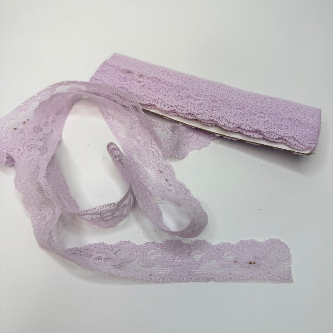 1" (25mm) Vintage Scalloped Lace Trim - Light Lilac - 4.8M Bundle - True Deadstock supplies Fabric by private - Sustainable Textile | FABCYCLE