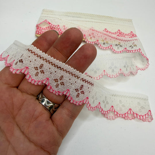 1" (25mm) Vintage/Embroidered Scalloped Lace Trim - White/Pink - 3M Bundle - True Deadstock supplies Fabric by private - Sustainable Textile | FABCYCLE