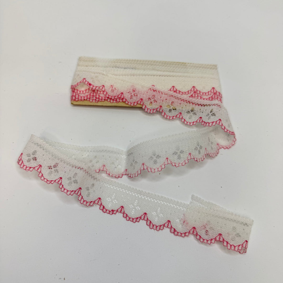 1" (25mm) Vintage/Embroidered Scalloped Lace Trim - White/Pink - 3M Bundle - True Deadstock supplies Fabric by private - Sustainable Textile | FABCYCLE