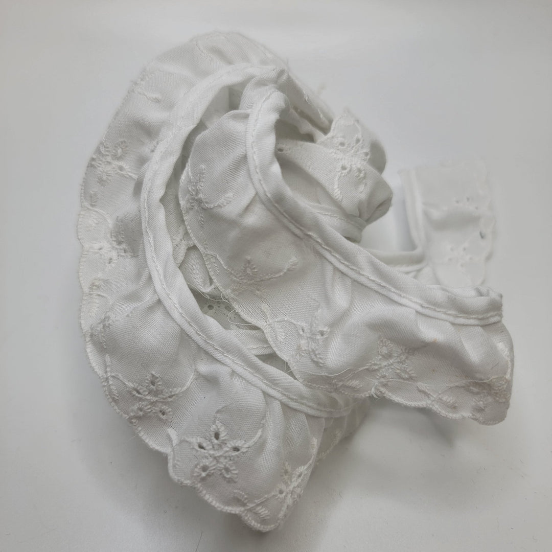 1 ¼" (32mm) Vintage Ruffled Lace Trim - White - 2.7M Bundle - True Deadstock supplies Fabric by private - Sustainable Textile | FABCYCLE