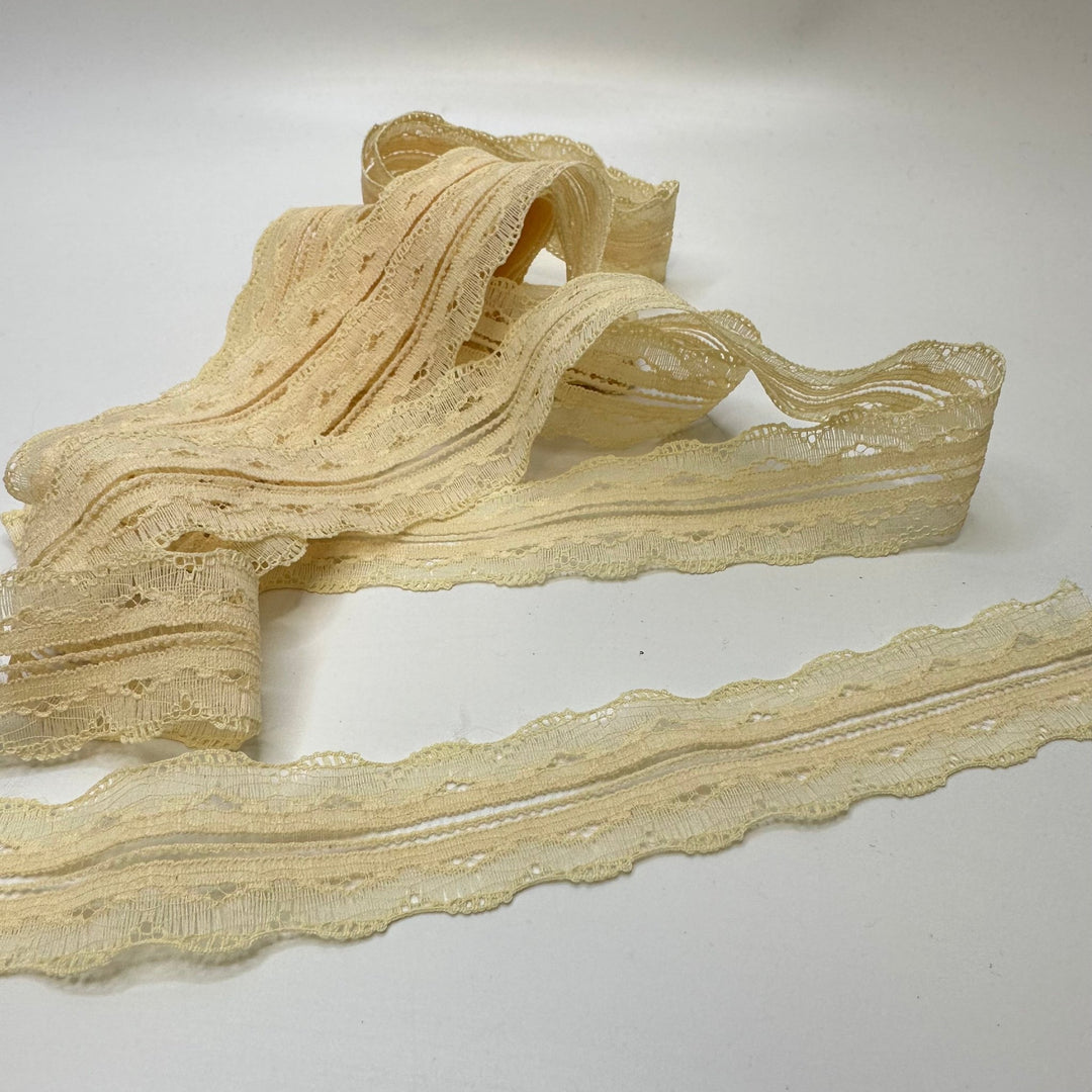 1 ¼" (32mm) Vintage Scalloped Mesh Lace Trim - Dark Cream - 4M Bundle - True Deadstock supplies Fabric by private - Sustainable Textile | FABCYCLE