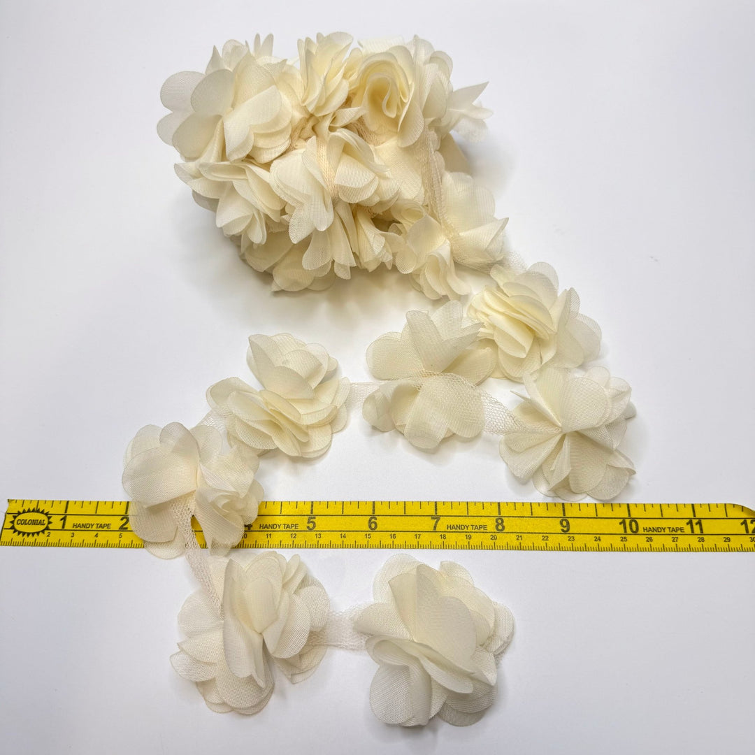 1 ½" (38mm) Pom Pom Lace Trim - Cream - 2.5M Bundle - True Deadstock supplies Fabric by private - Sustainable Textile | FABCYCLE