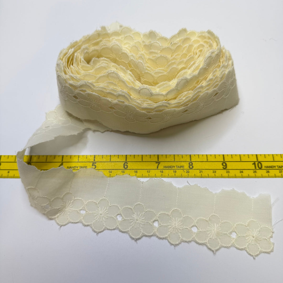 1 ½" (38mm) Scalloped Lace Trim - Cream - 7.4M Bundle - True Deadstock supplies Fabric by private - Sustainable Textile | FABCYCLE