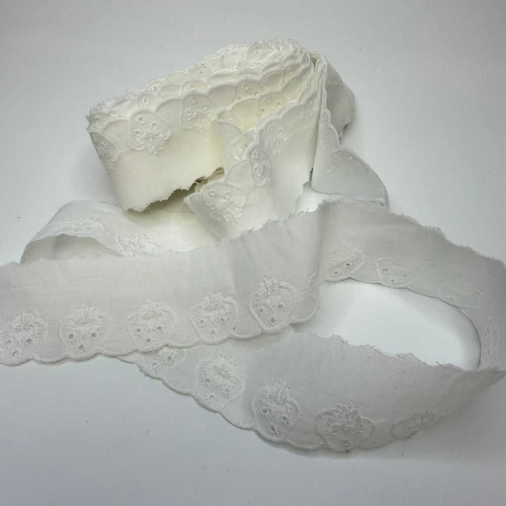 1 ½" (38mm) Vintage/Embroidered Scalloped Lace Trim - White - 7.6M Bundle - True Deadstock supplies Fabric by private - Sustainable Textile | FABCYCLE