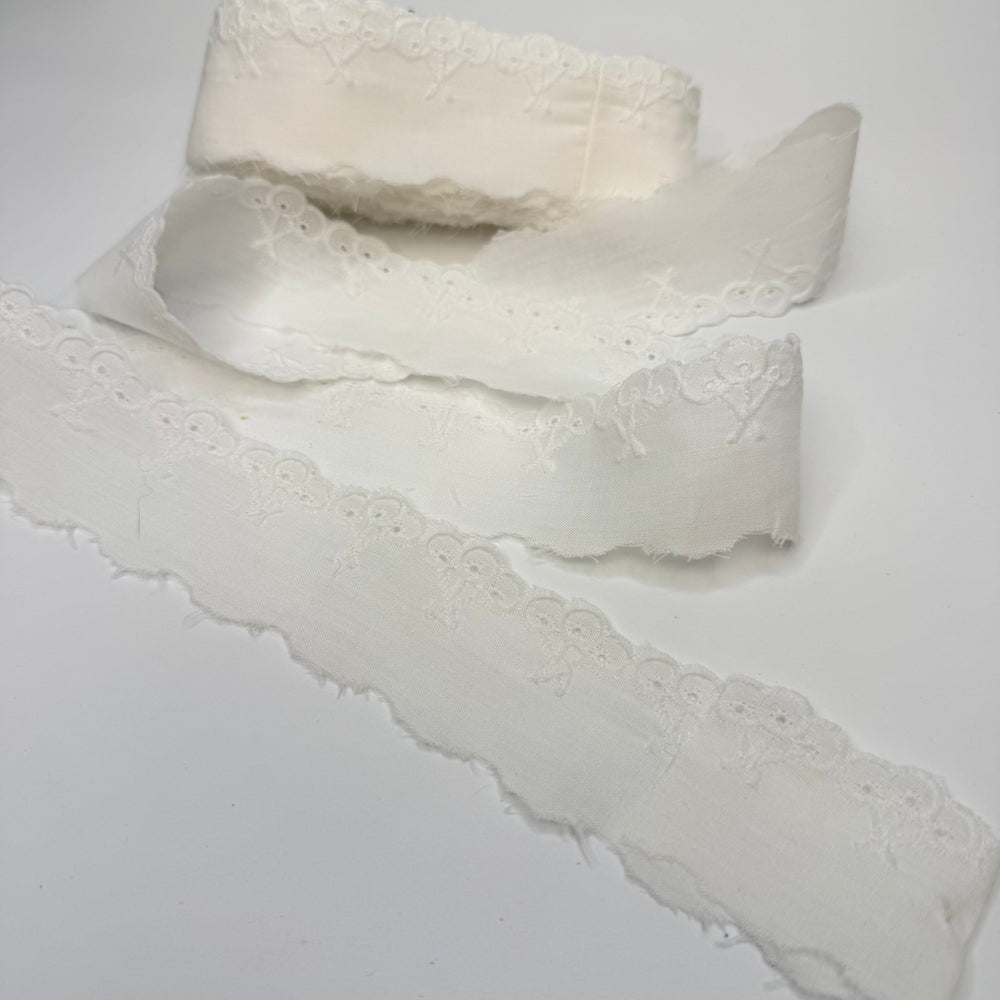 1 ½" (38mm) Vintage/Embroidered Scalloped Lace Trim - White - 8.9M Bundle - True Deadstock supplies Fabric by private - Sustainable Textile | FABCYCLE