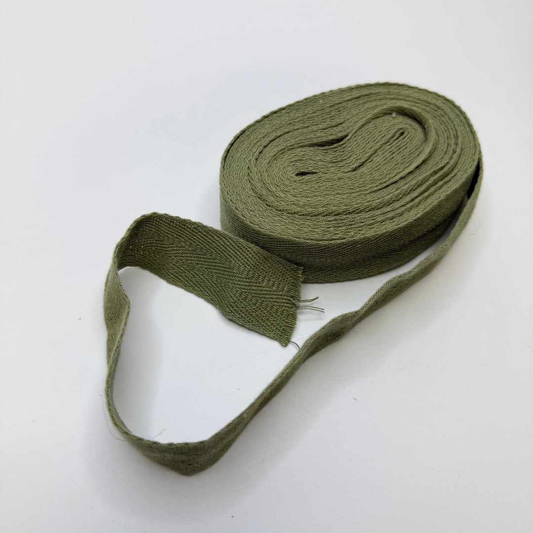 1 ¼" Continuous Woven Bias Tape - Green - 7M Bundle - True Deadstock supplies Fabric by private - Sustainable Textile | FABCYCLE