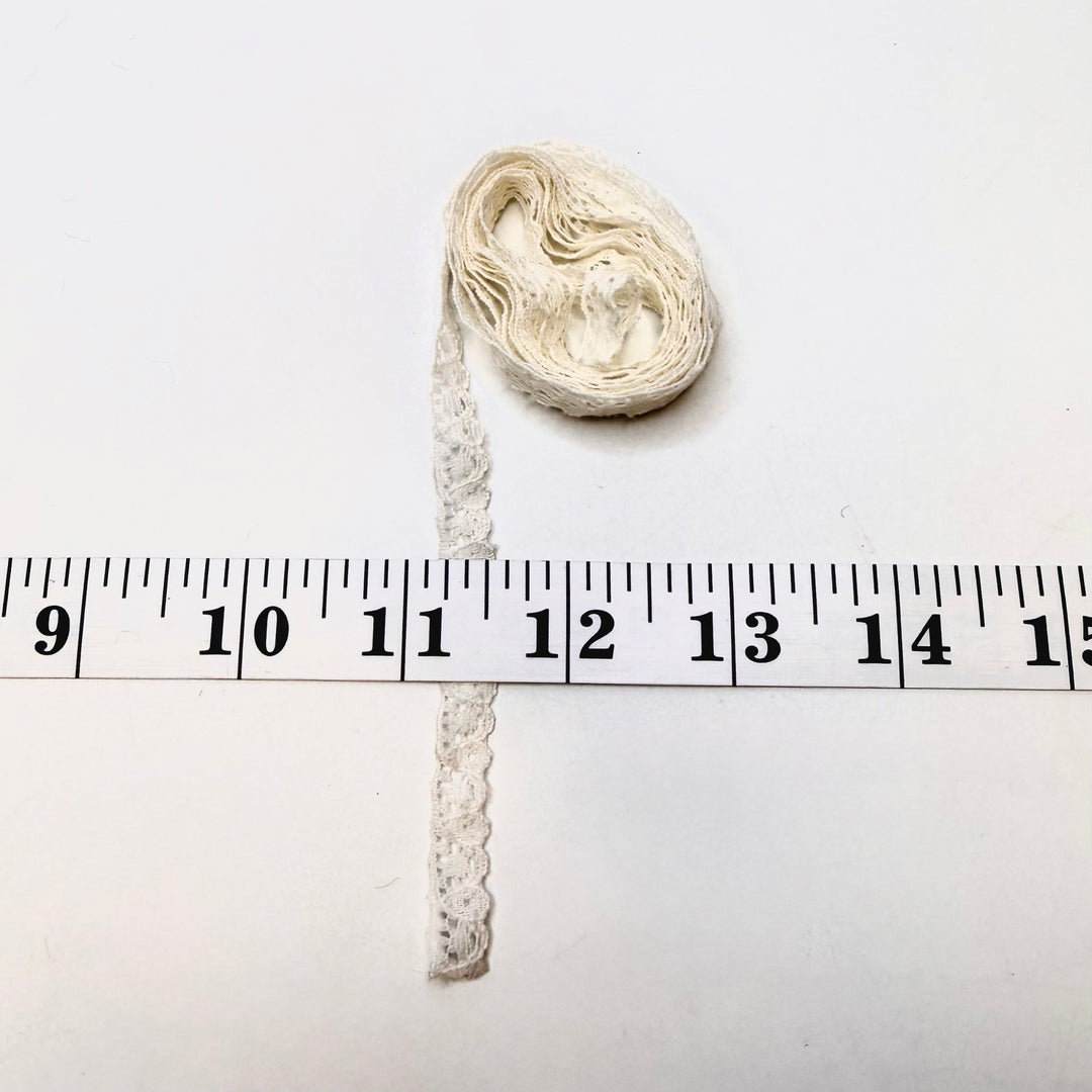 ⅜" (10mm) Scalloped Lace Trim - White - 1.4M Bundle - True Deadstock supplies Fabric by private - Sustainable Textile | FABCYCLE