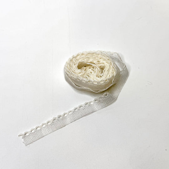⅜" (10mm) Scalloped Lace Trim - White - 2.4M Bundle - True Deadstock supplies Fabric by private - Sustainable Textile | FABCYCLE