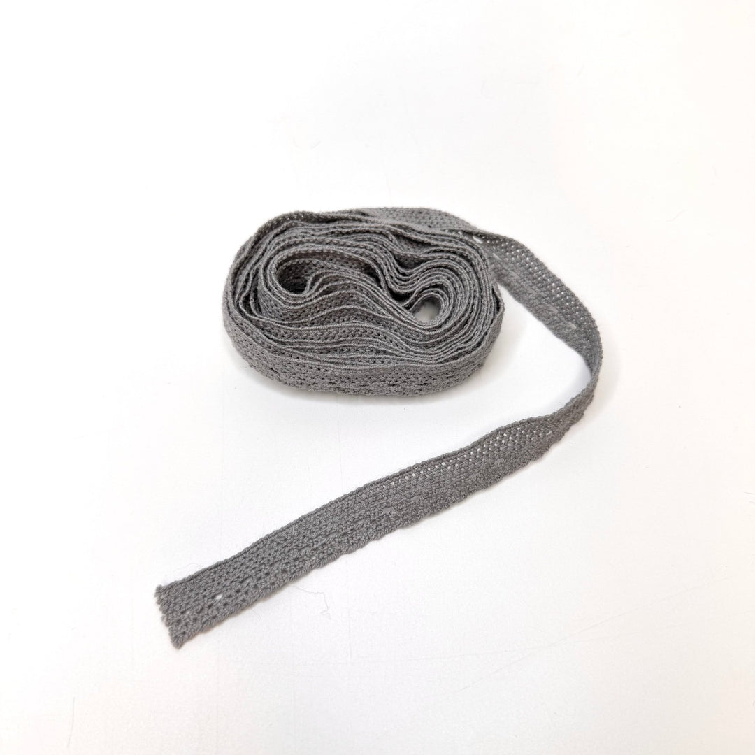 ½" (13mm) Scalloped Lace Trim - Grey - 2.6M Bundle - True Deadstock supplies Fabric by private - Sustainable Textile | FABCYCLE
