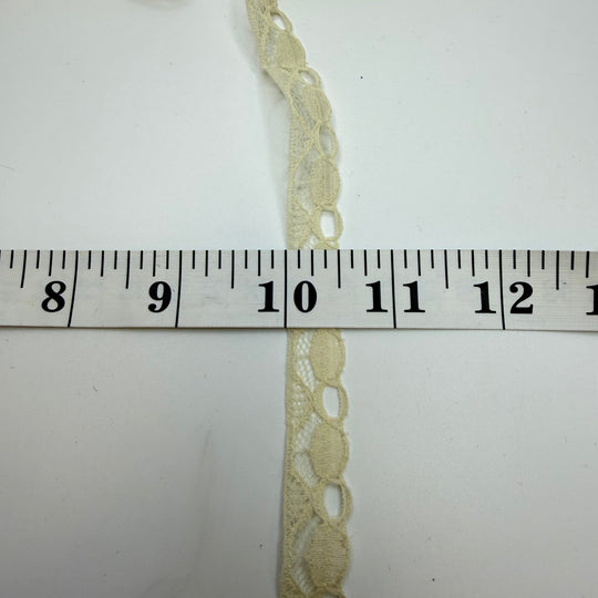 ½" (13mm) Vintage Scalloped Lace Trim - Cream - 0.95M Bundle - True Deadstock supplies Fabric by private - Sustainable Textile | FABCYCLE