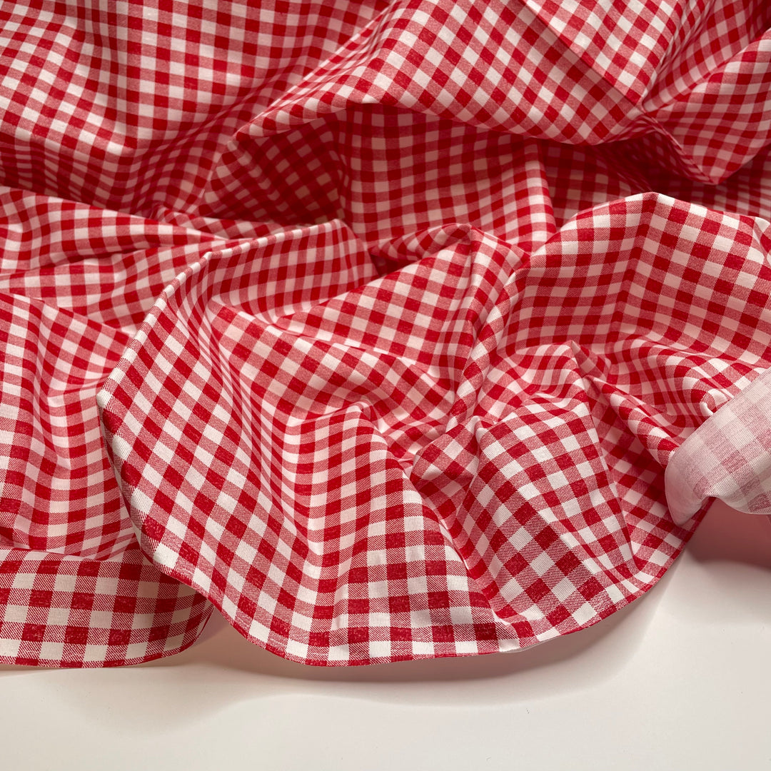Picnic Table Chic - Poly Woven - Red/White Plaid - 1.35M Bundle