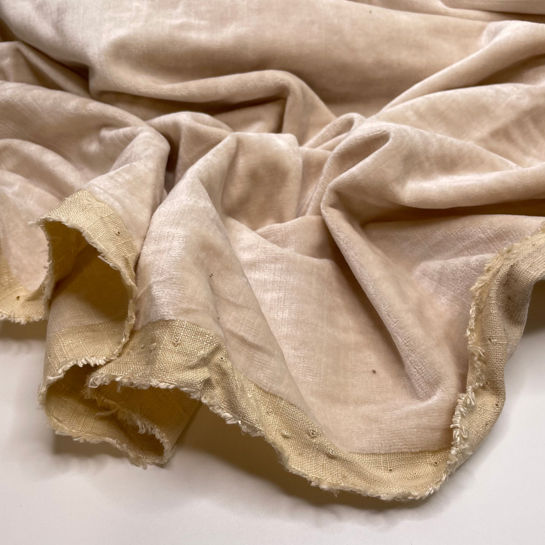Sun Glare - Velvet Polyester Blend Woven - Cream - 1.15M Bundle