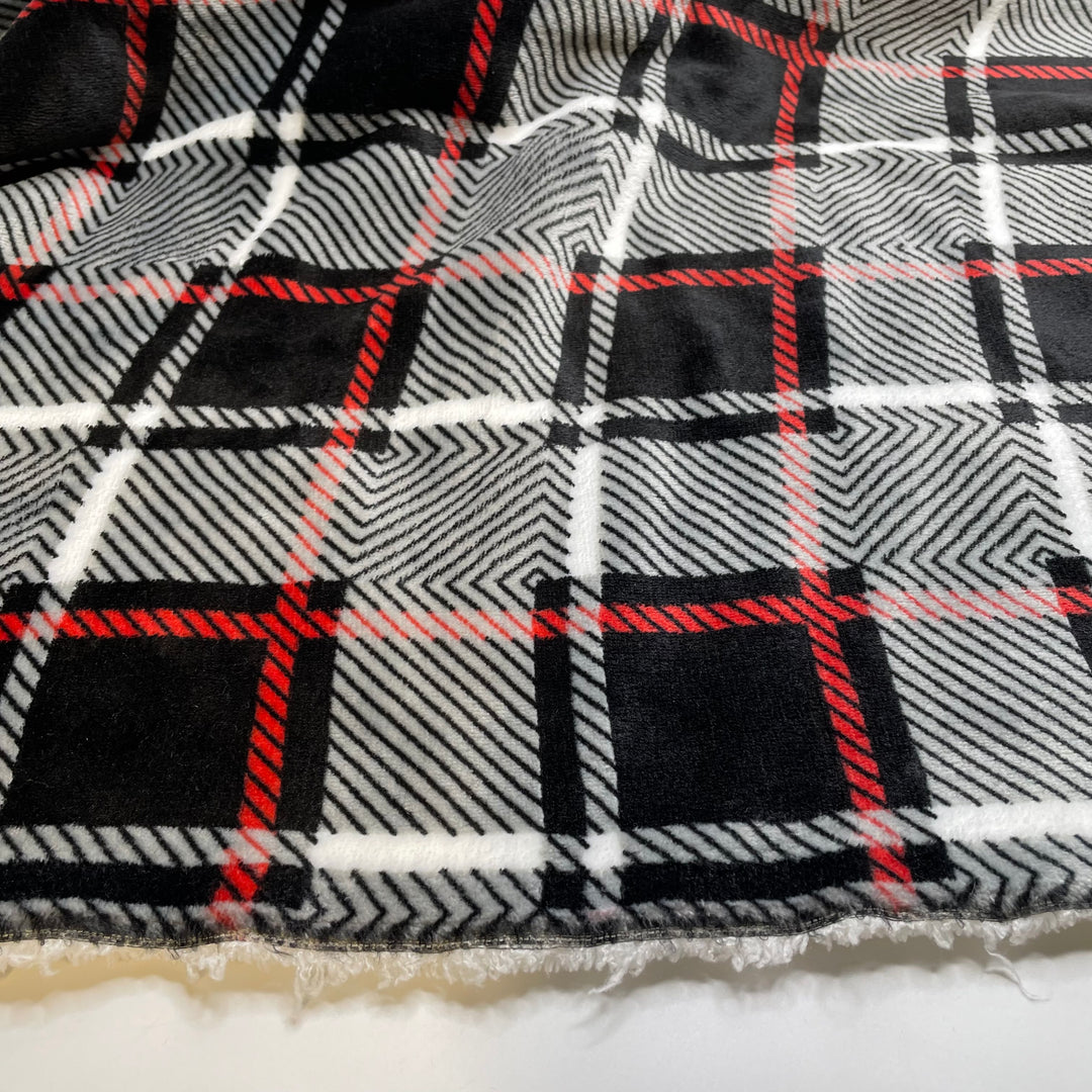 UB - Tv Daze - Minky Poly Knit - Black/White Plaid - 0.75M Bundle