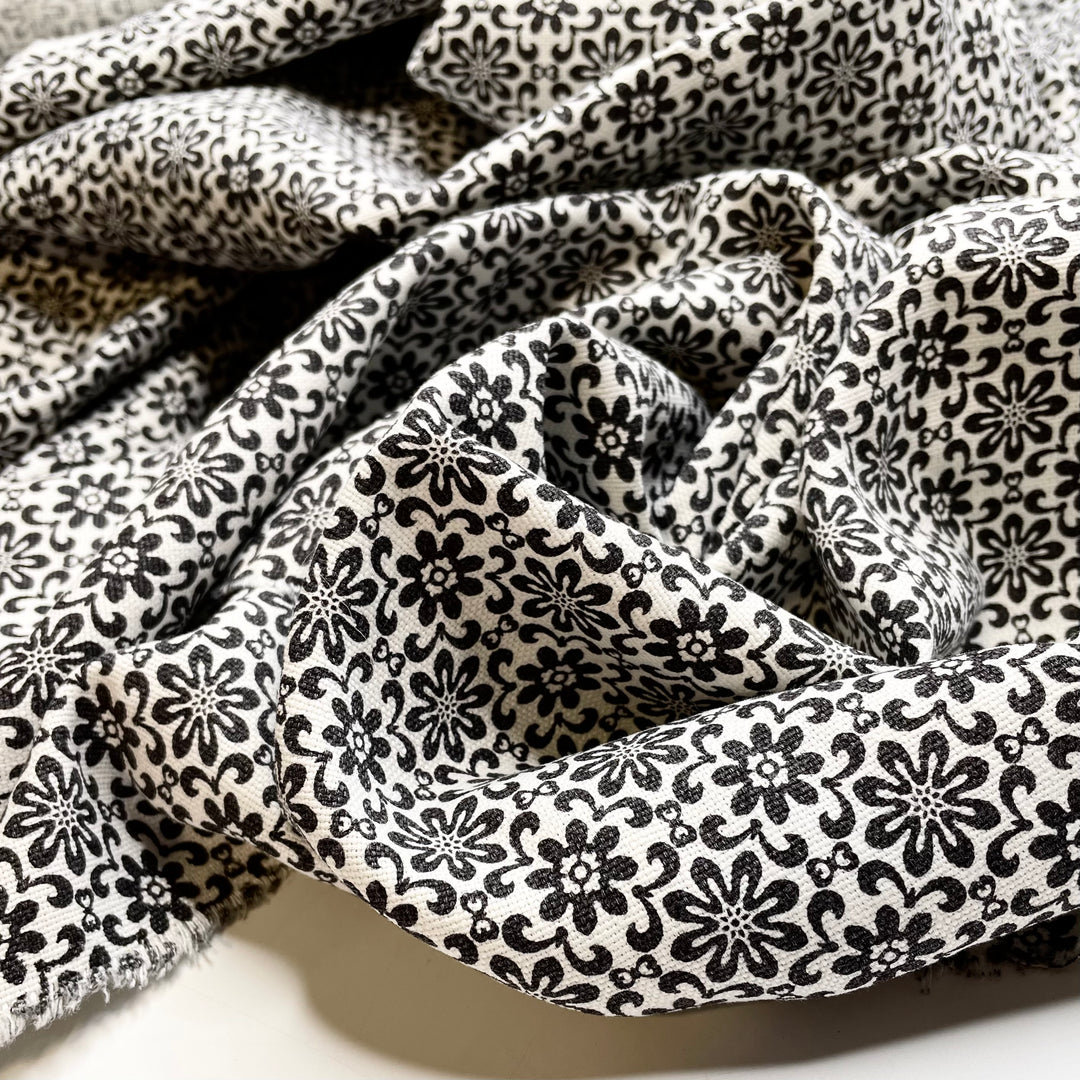 Stiff Determination - Eco Eco Cotton Woven - White/Black Geometric - 2M Bundle