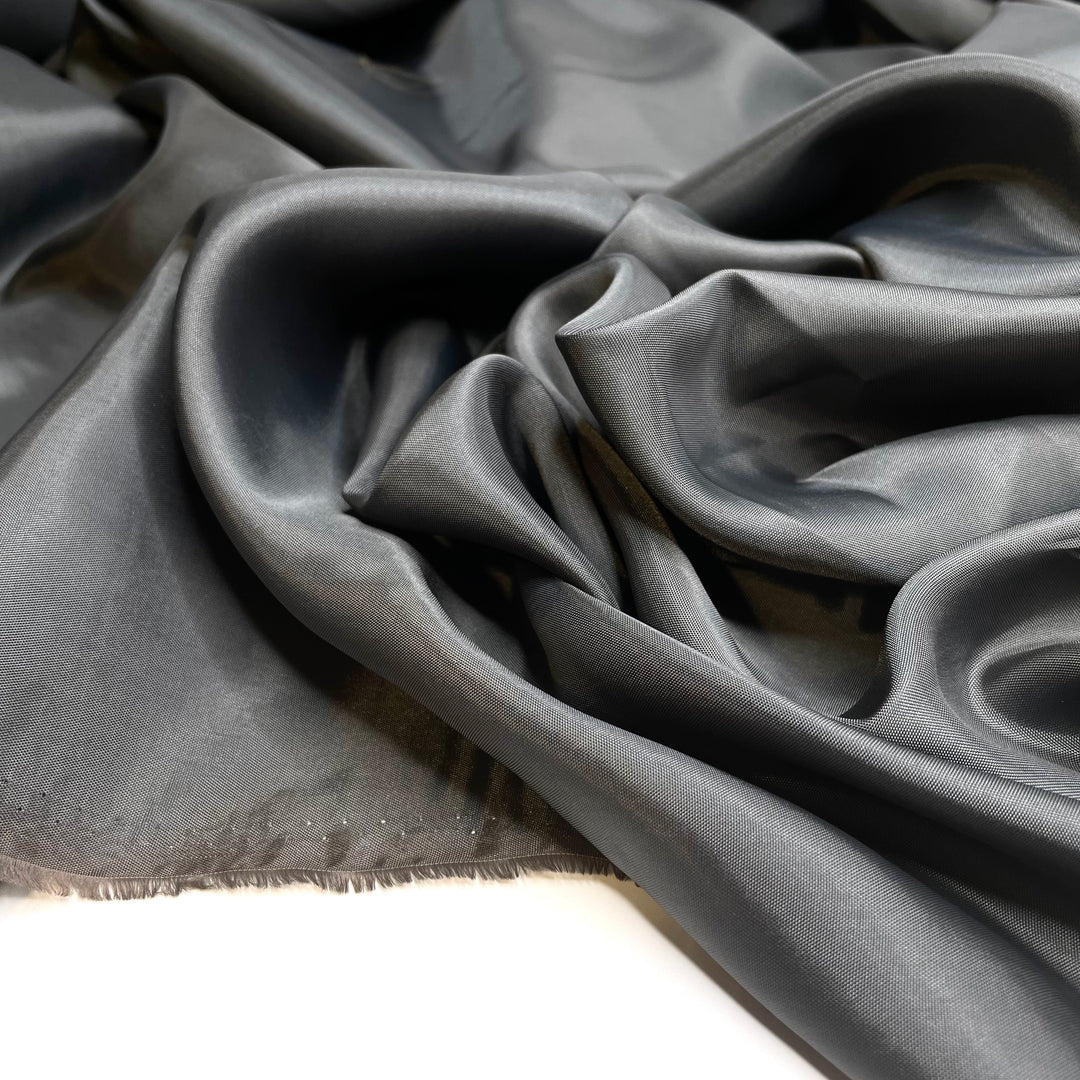 Who Let The  Out - Poly Woven - Dark Grey - 2.6M Bundle