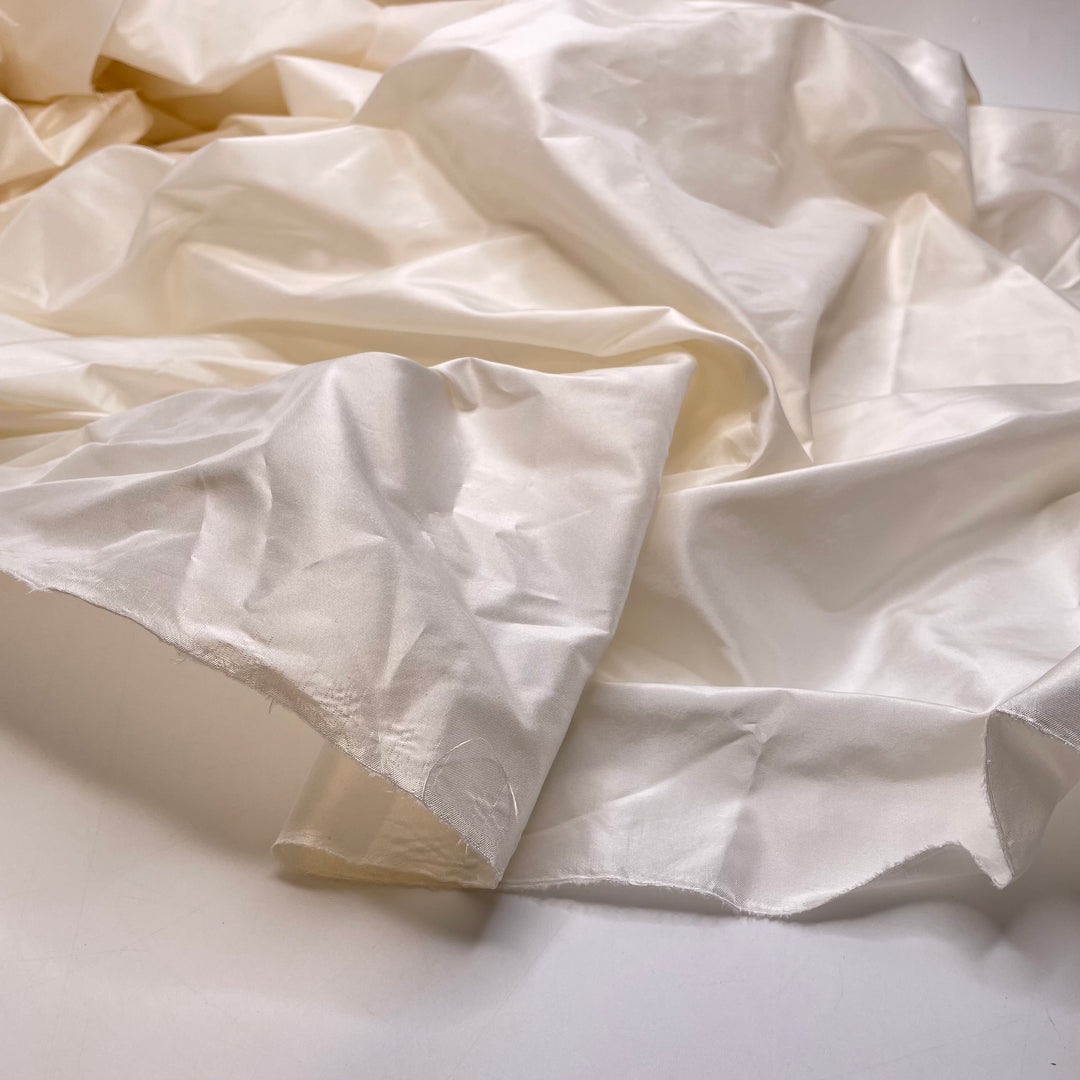Setting The Table - Silk Woven - White - 1.75M Bundle