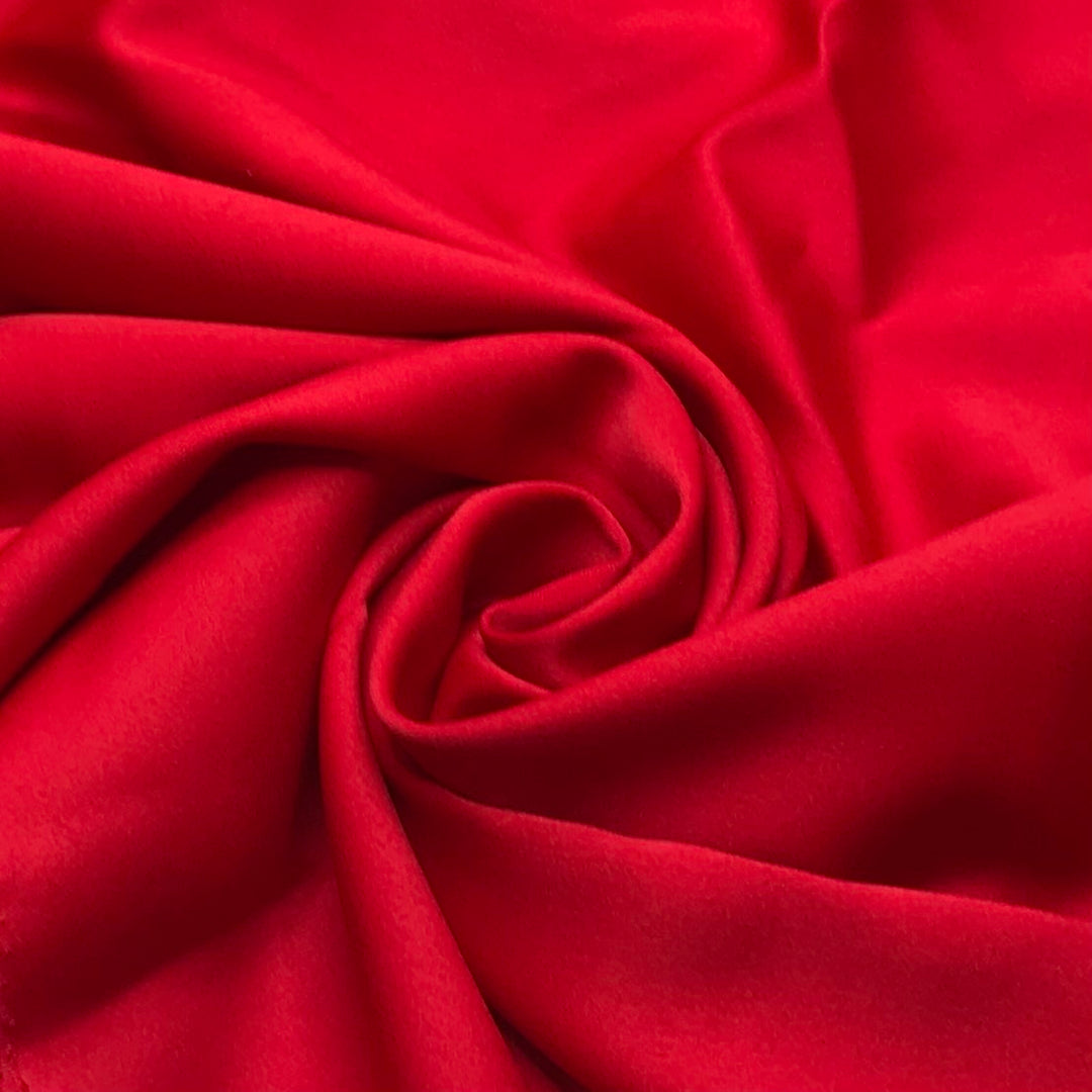 Red Robin Tail Feathers - Poly Woven - Red - 1.5M Bundle