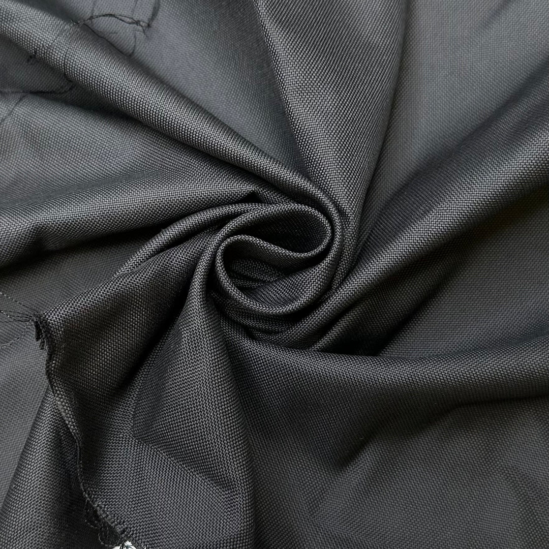 Dark By 4 30 - Poly Woven - Black - 1M Bundle