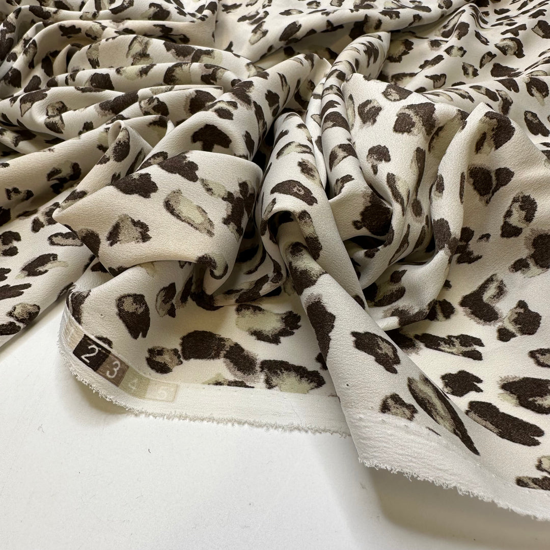UB - Snow Leopard Warning - Synthetic Blend Woven - White Multi Animal Print - 2.85M Bundle