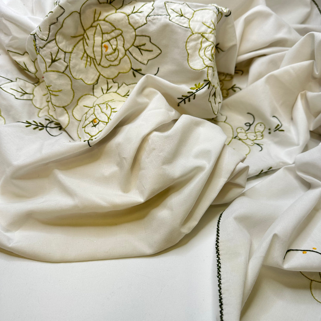 Flower Crown - Embroidered, Circle Tablecloth Synthetic Blend Woven - White Multi Floral - 2M Bundle
