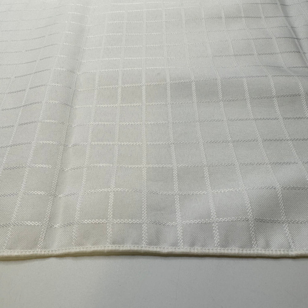 Preparing For A Snowball Fight - Poly Woven - White Geometric - 1.5M Bundle