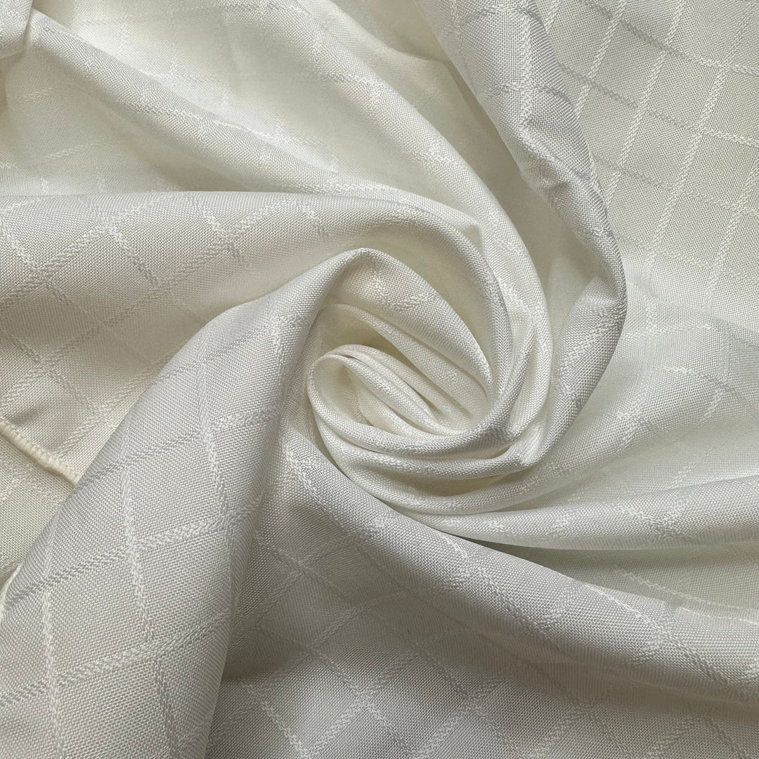 Preparing For A Snowball Fight - Poly Woven - White Geometric - 1.5M Bundle