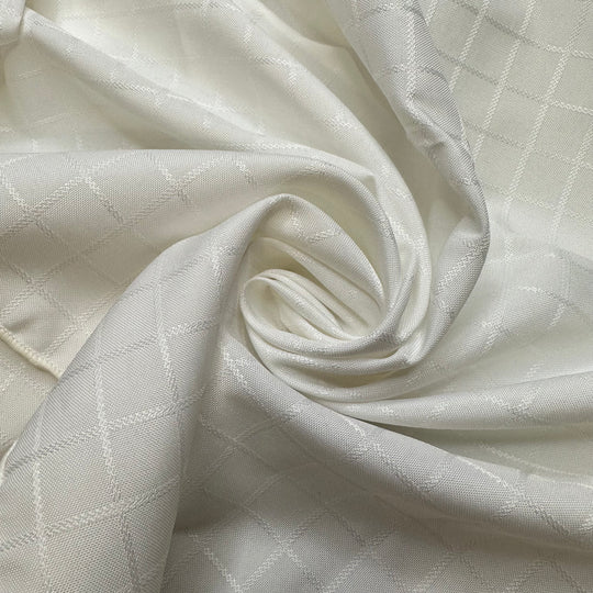 Preparing For A Snowball Fight - Poly Woven - White Geometric - 1.5M Bundle