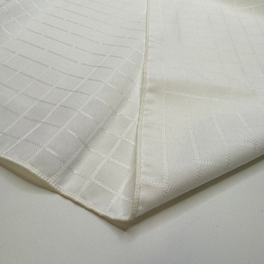 Preparing For A Snowball Fight - Poly Woven - White Geometric - 1.5M Bundle