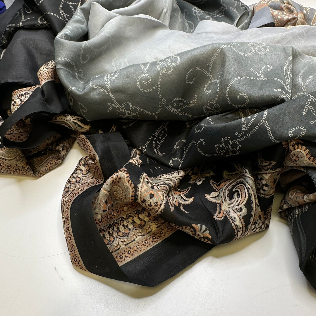 Painting Rocks To Hide In The Park - Synthetic Blend Woven - Grey Multi Paisley - 5M Bundle