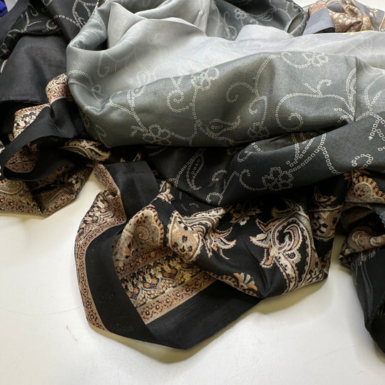 Painting Rocks To Hide In The Park - Synthetic Blend Woven - Grey Multi Paisley - 5M Bundle