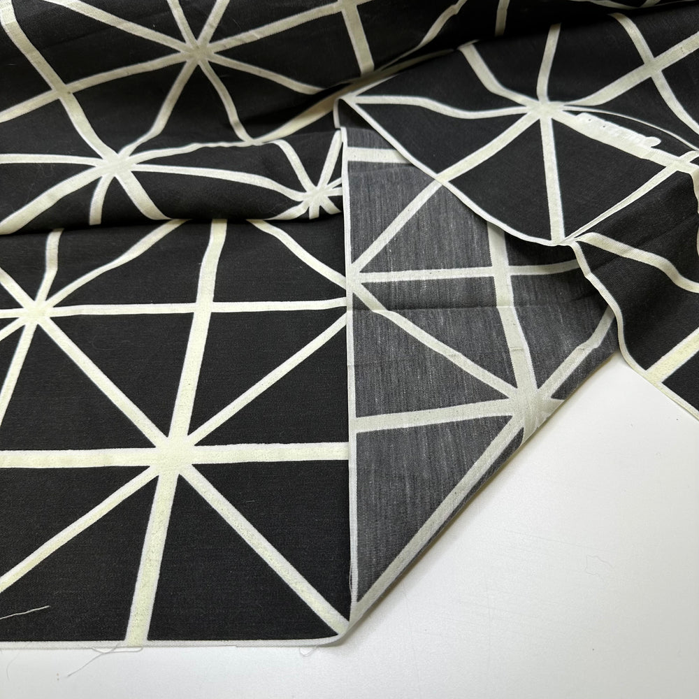 Hiding Things In The House - Poly Woven - Black/White Geometric - 1.4M Bundle
