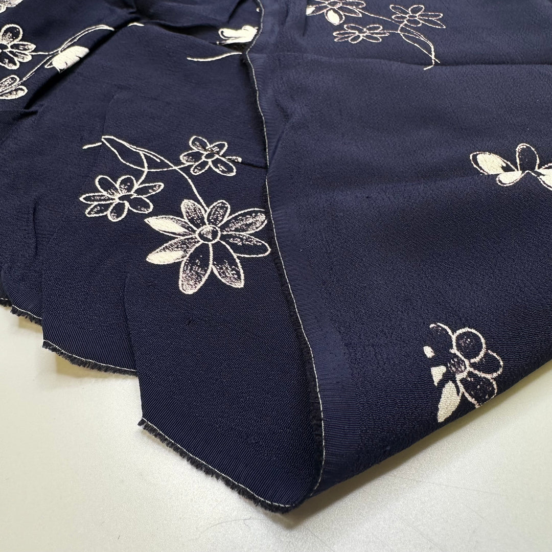 Water Shooting Flower - Cotton Blend Woven - Navy/White Floral - 1.1M Bundle