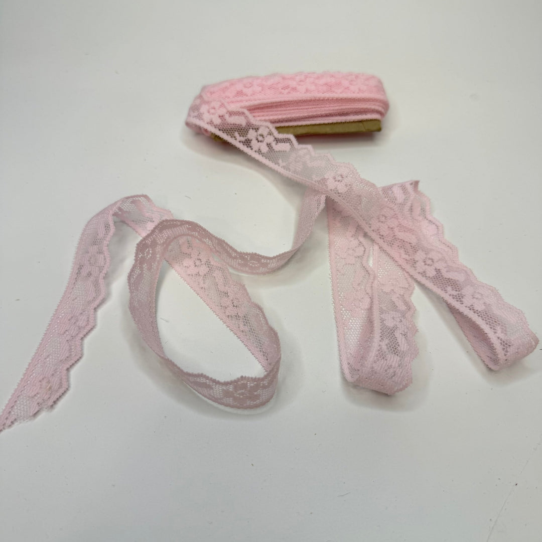 ¾" (19mm) Vintage Scalloped Lace Trim - Light Pink - 5.5M Bundle - True Deadstock supplies Fabric by private - Sustainable Textile | FABCYCLE