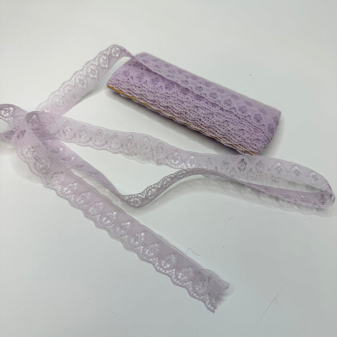 ¾" (19mm) Vintage Scalloped Lace Trim - Light Purple - 4.9M Bundle - True Deadstock supplies Fabric by private - Sustainable Textile | FABCYCLE