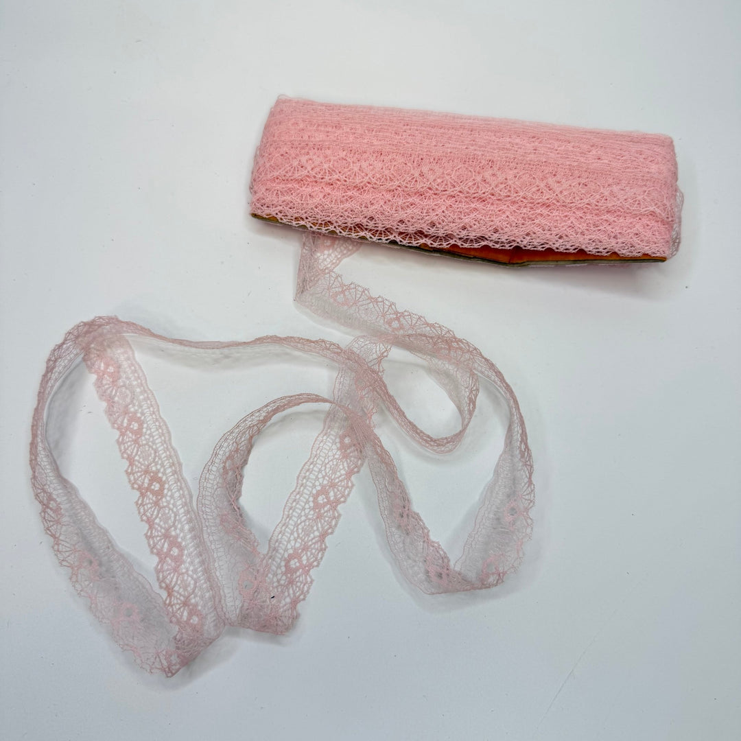 ¾" (19mm) Vintage Scalloped Lace Trim - Pink - 4M Bundle - True Deadstock supplies Fabric by private - Sustainable Textile | FABCYCLE