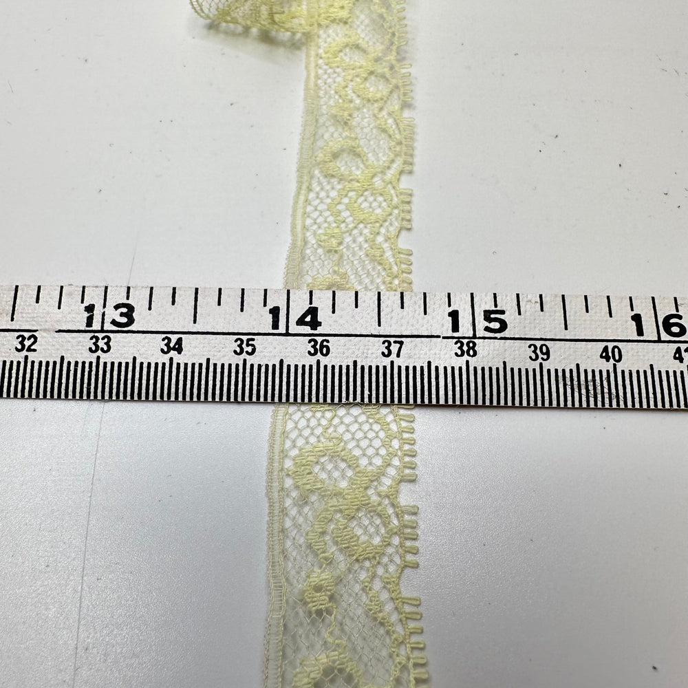 ¾" (19mm) Vintage Scalloped Mesh Lace Trim - Light Yellow - 4M Bundle - True Deadstock supplies Fabric by private - Sustainable Textile | FABCYCLE