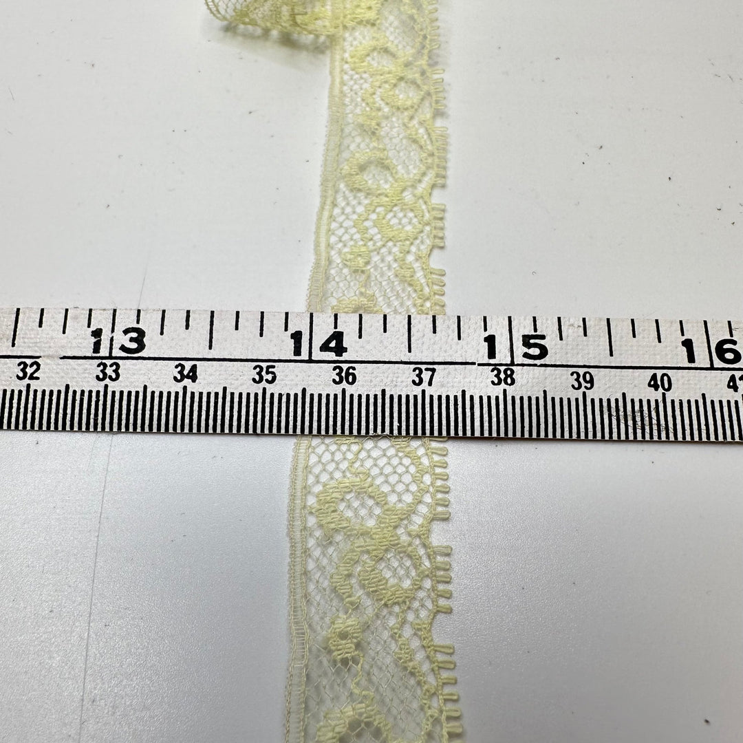 ¾" (19mm) Vintage Scalloped Mesh Lace Trim - Light Yellow - 4M Bundle - True Deadstock supplies Fabric by private - Sustainable Textile | FABCYCLE