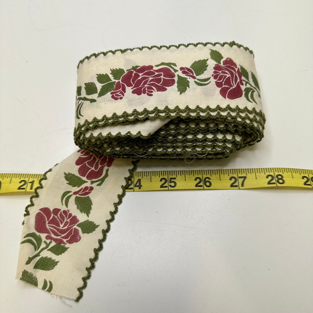 2 ¼" (57mm) Scalloped Tape Trim - Cream Multi - 7.6M Bundle - True Deadstock supplies Fabric by private - Sustainable Textile | FABCYCLE