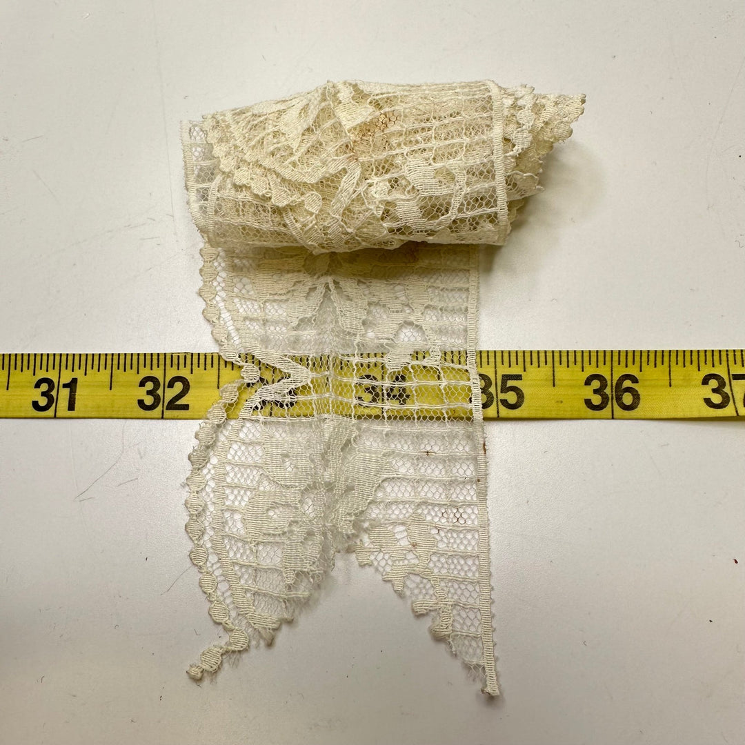 2 ⅝" (67mm) Scalloped Lace Trim - White - 1.1M Bundle - True Deadstock supplies Fabric by private - Sustainable Textile | FABCYCLE