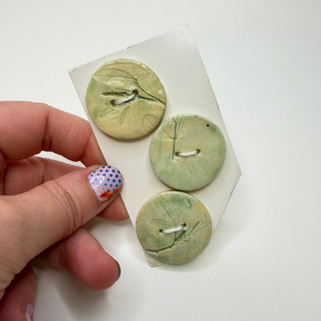 2 Hole Button - 30MM - Light Green/Cream - 3 Pack - True Deadstock supplies Fabric by private - Sustainable Textile | FABCYCLE