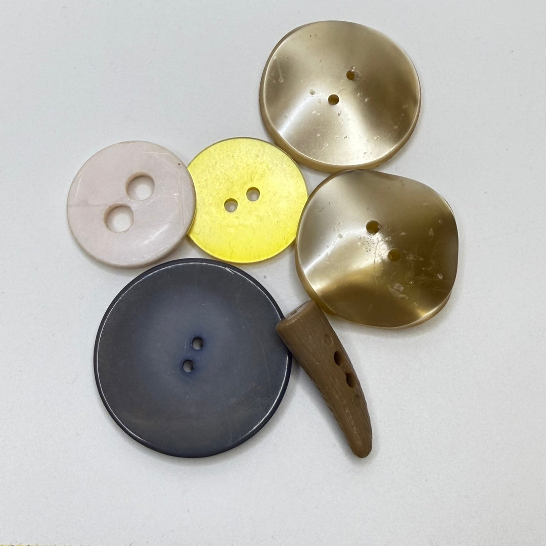 2 Hole Button - Plastic - Multi - 6 Pack - True Deadstock supplies Fabric by private - Sustainable Textile | FABCYCLE