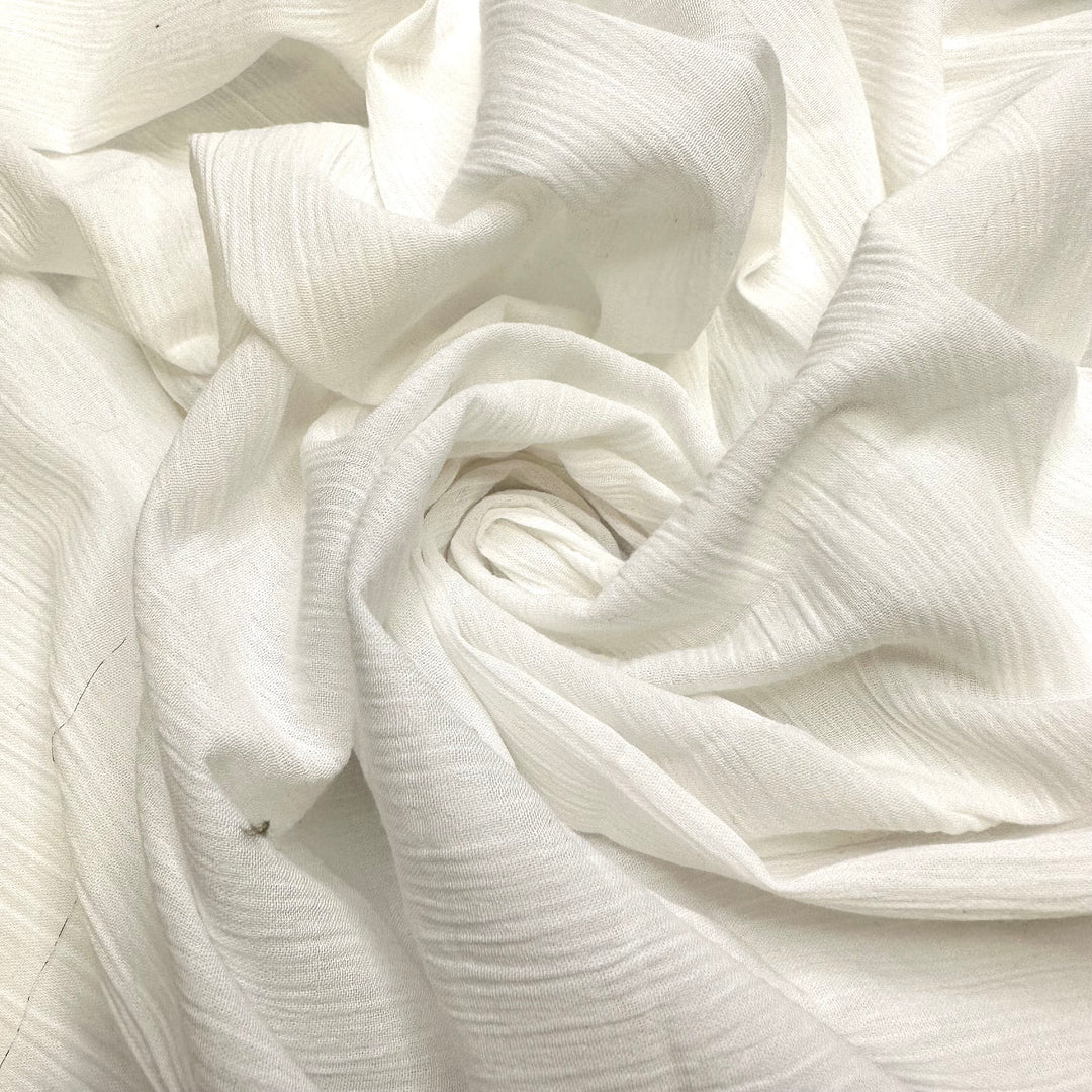 Winter Vacation - Crinkle Cotton Blend Woven - White - 1.1M Bundle