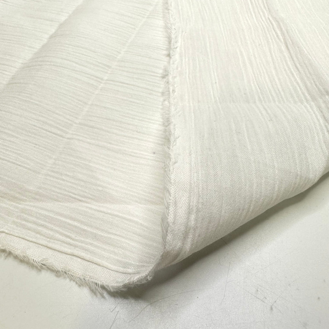 Winter Vacation - Crinkle Cotton Blend Woven - White - 1.1M Bundle